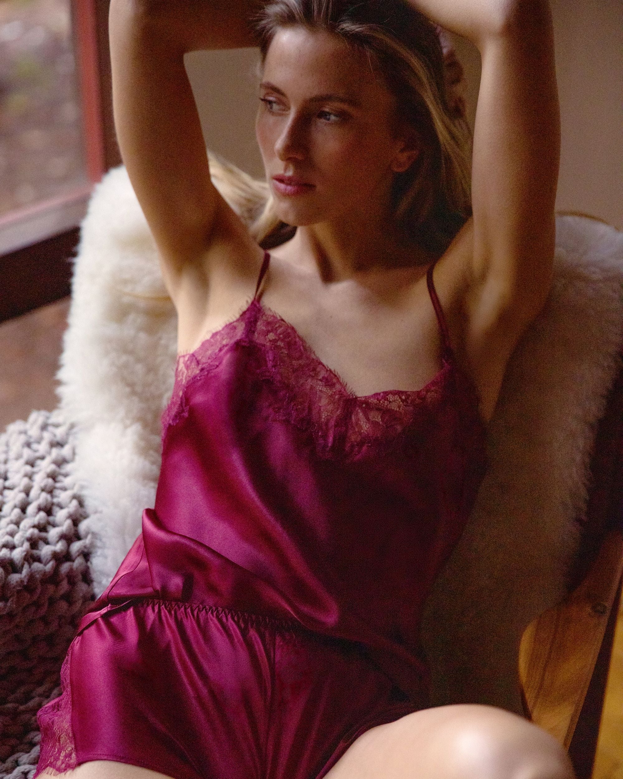 https://s7d2.scene7.com/is/image/Journelle/110434-341-a?wid=2500&fit=constrain