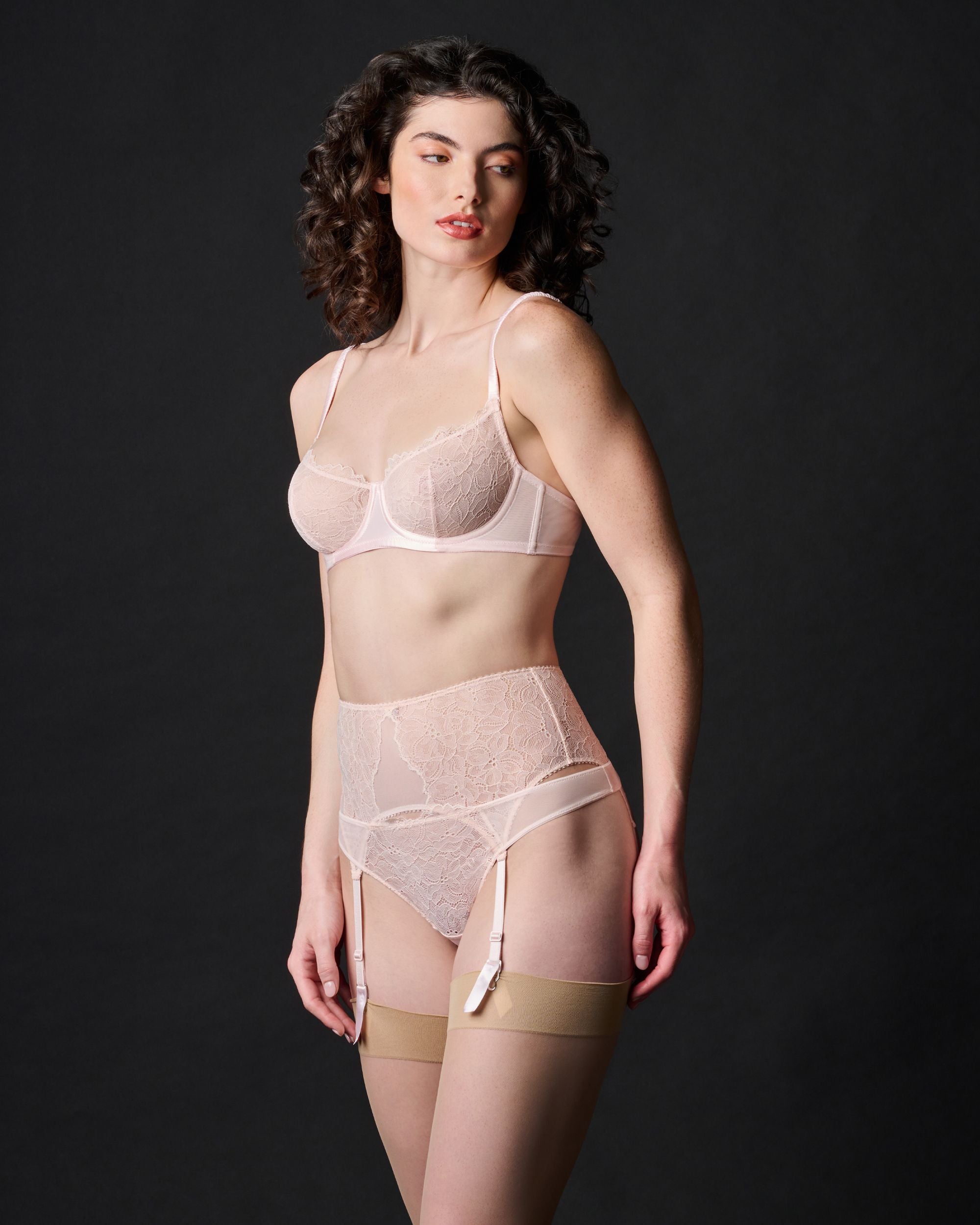 https://s7d2.scene7.com/is/image/Journelle/137433-2840-b?wid=2500&fit=constrain