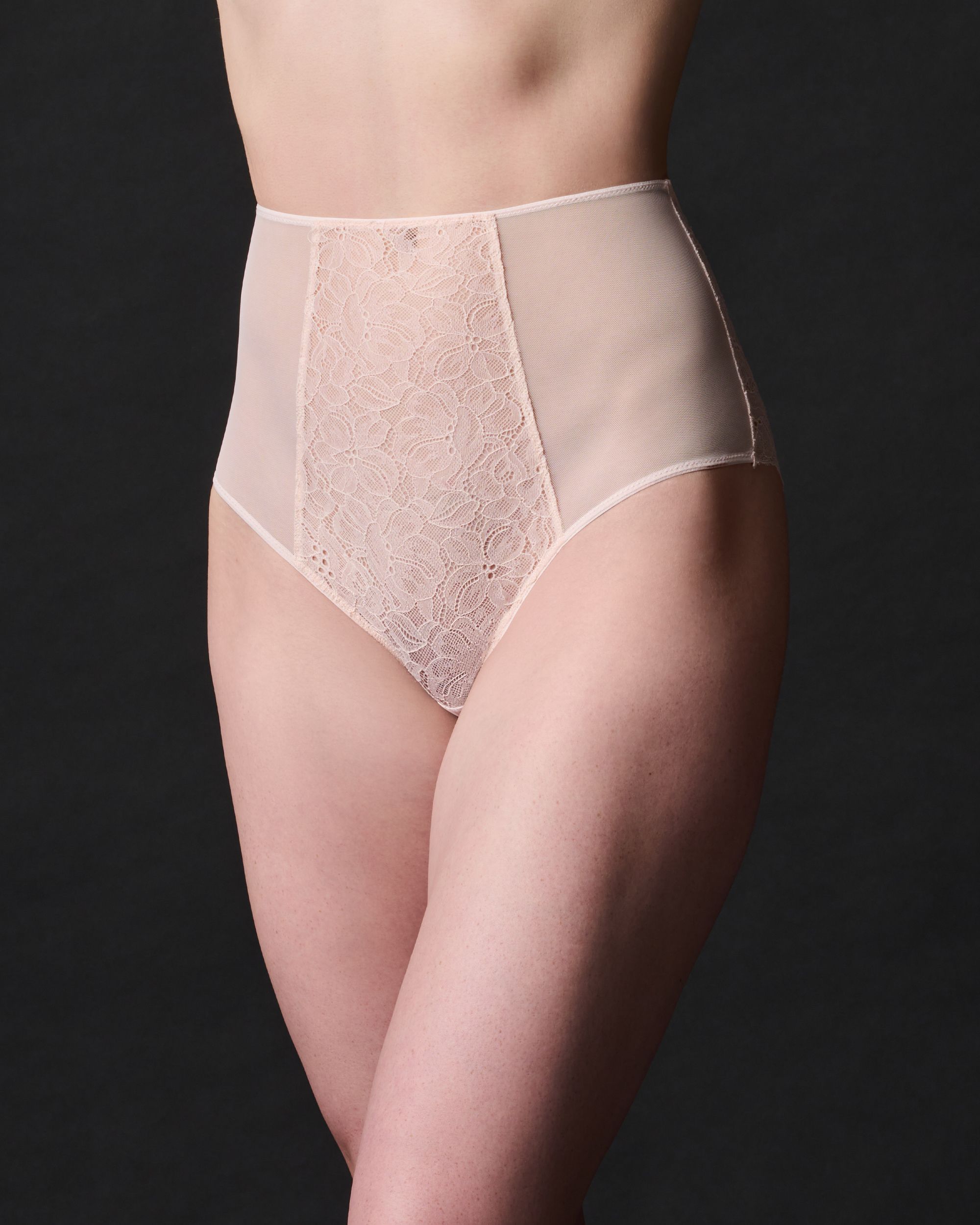 https://s7d2.scene7.com/is/image/Journelle/137480-2840-a?wid=2500&fit=constrain