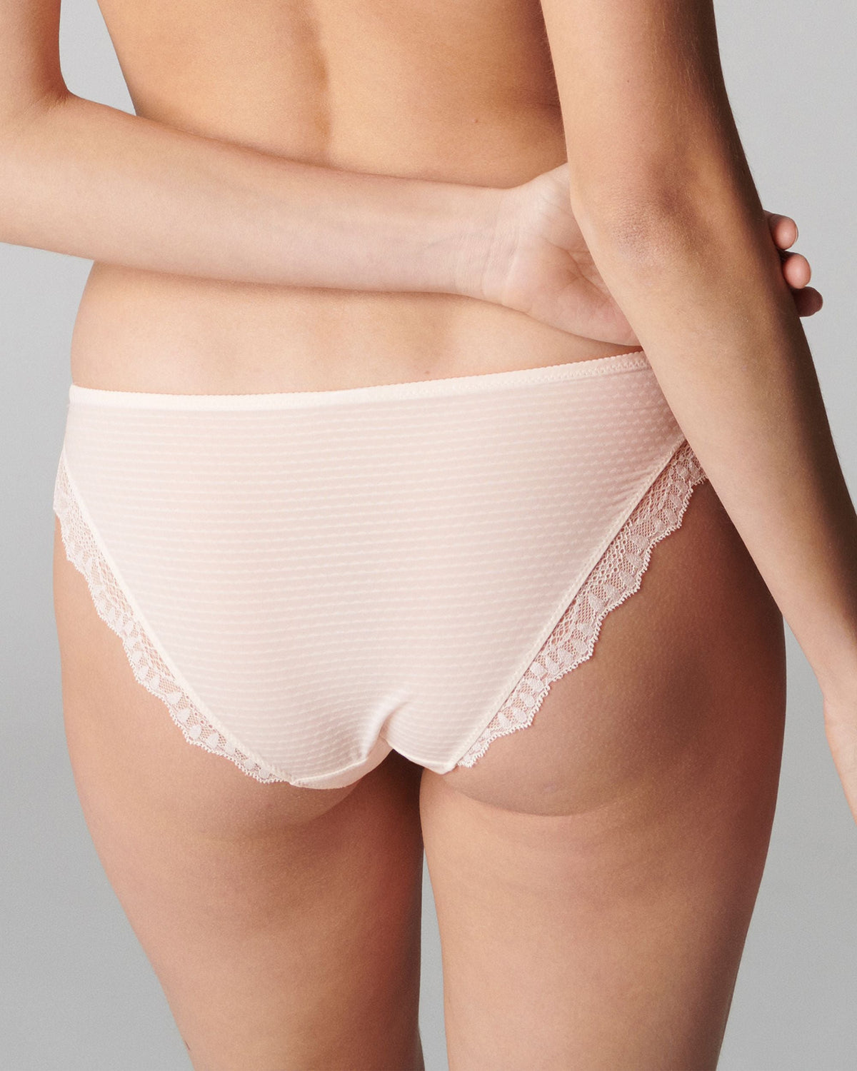 https://s7d2.scene7.com/is/image/Journelle/191407-4218-b?wid=2500&fit=constrain