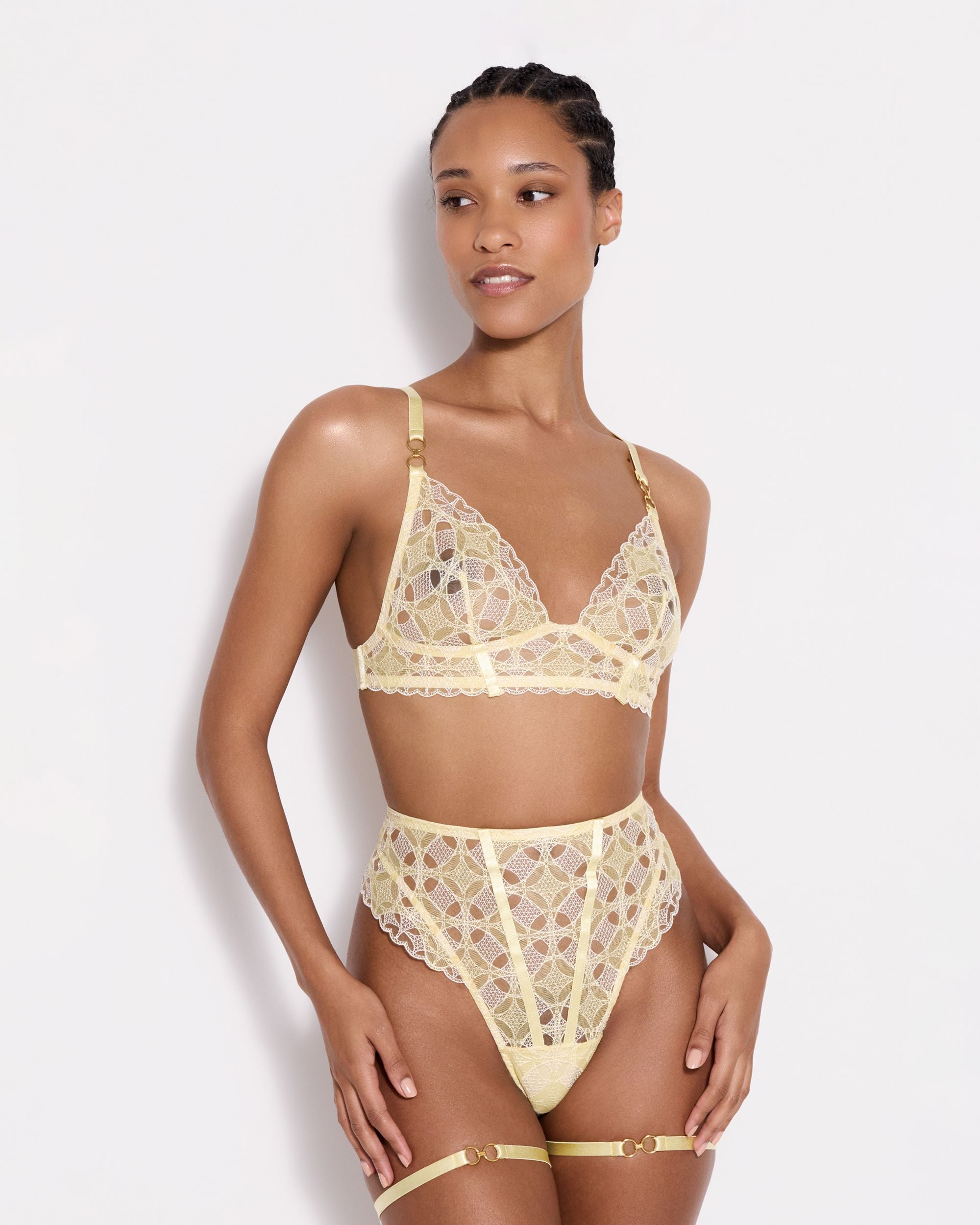 https://s7d2.scene7.com/is/image/Journelle/192568-1463-a?wid=2500&fit=constrain