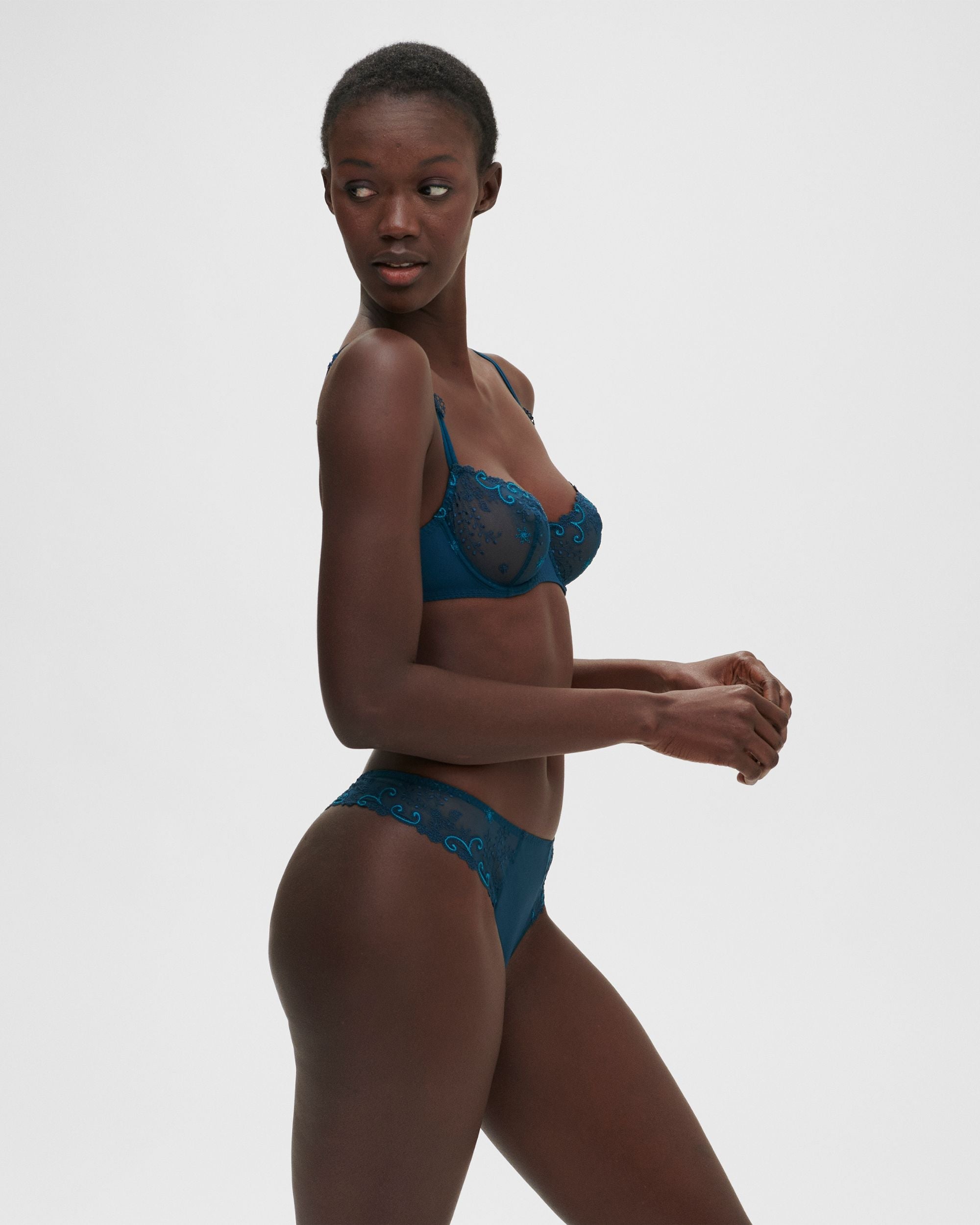 https://s7d2.scene7.com/is/image/Journelle/99685-4357-b?wid=2500&fit=constrain