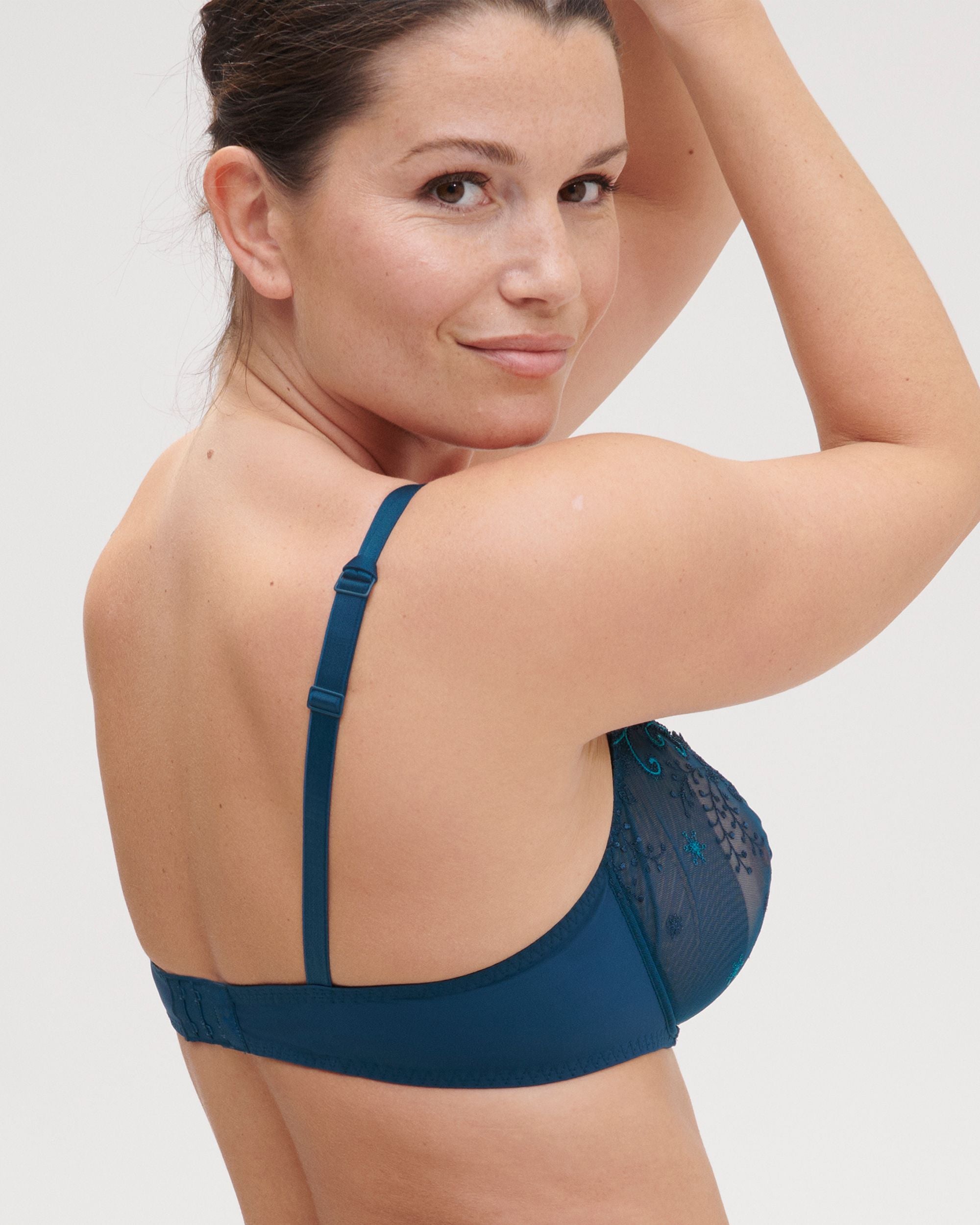 https://s7d2.scene7.com/is/image/Journelle/99685-4357-e?wid=2500&fit=constrain
