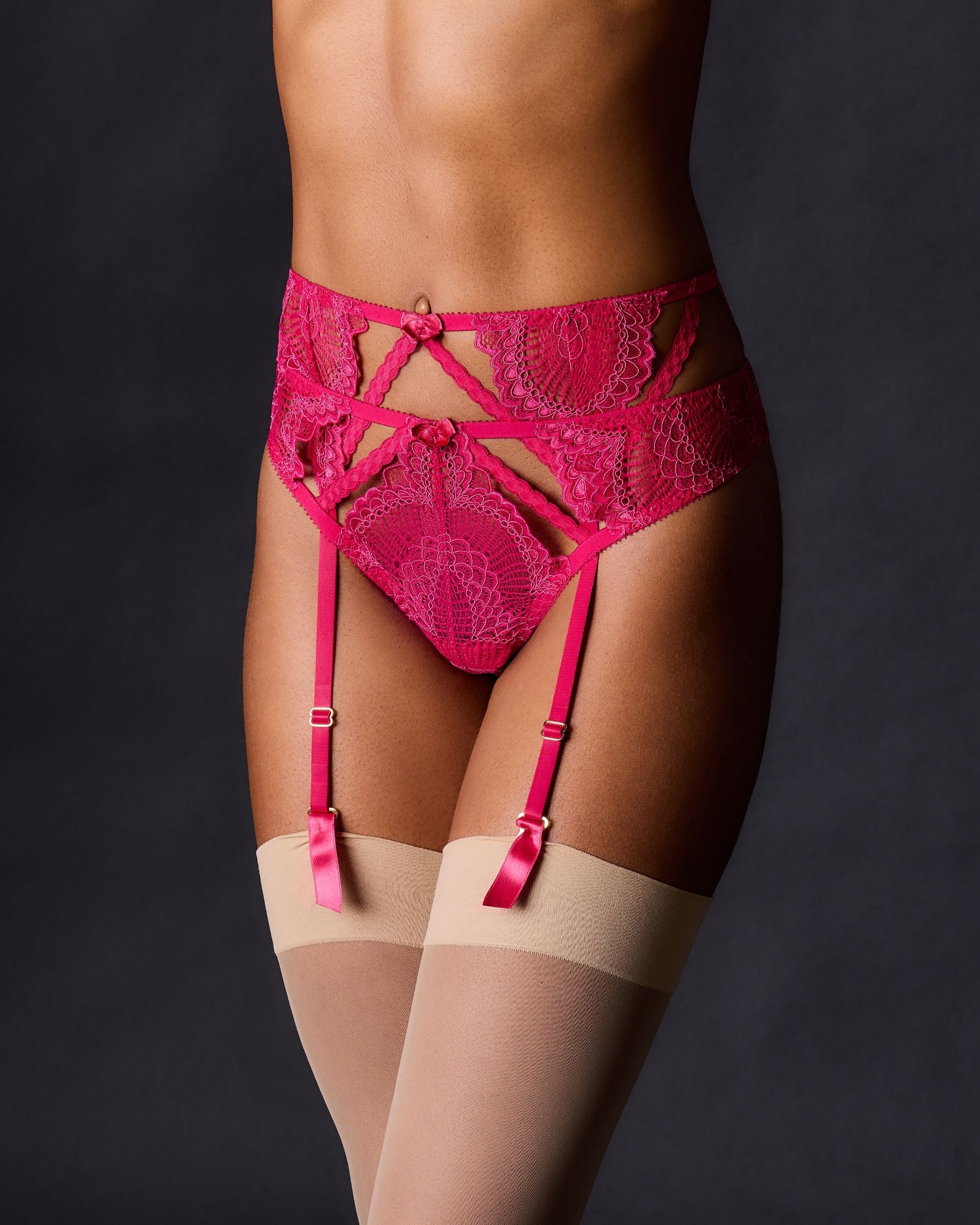 https://s7d2.scene7.com/is/image/Journelle/111821-80-a?wid=2500&fit=constrain