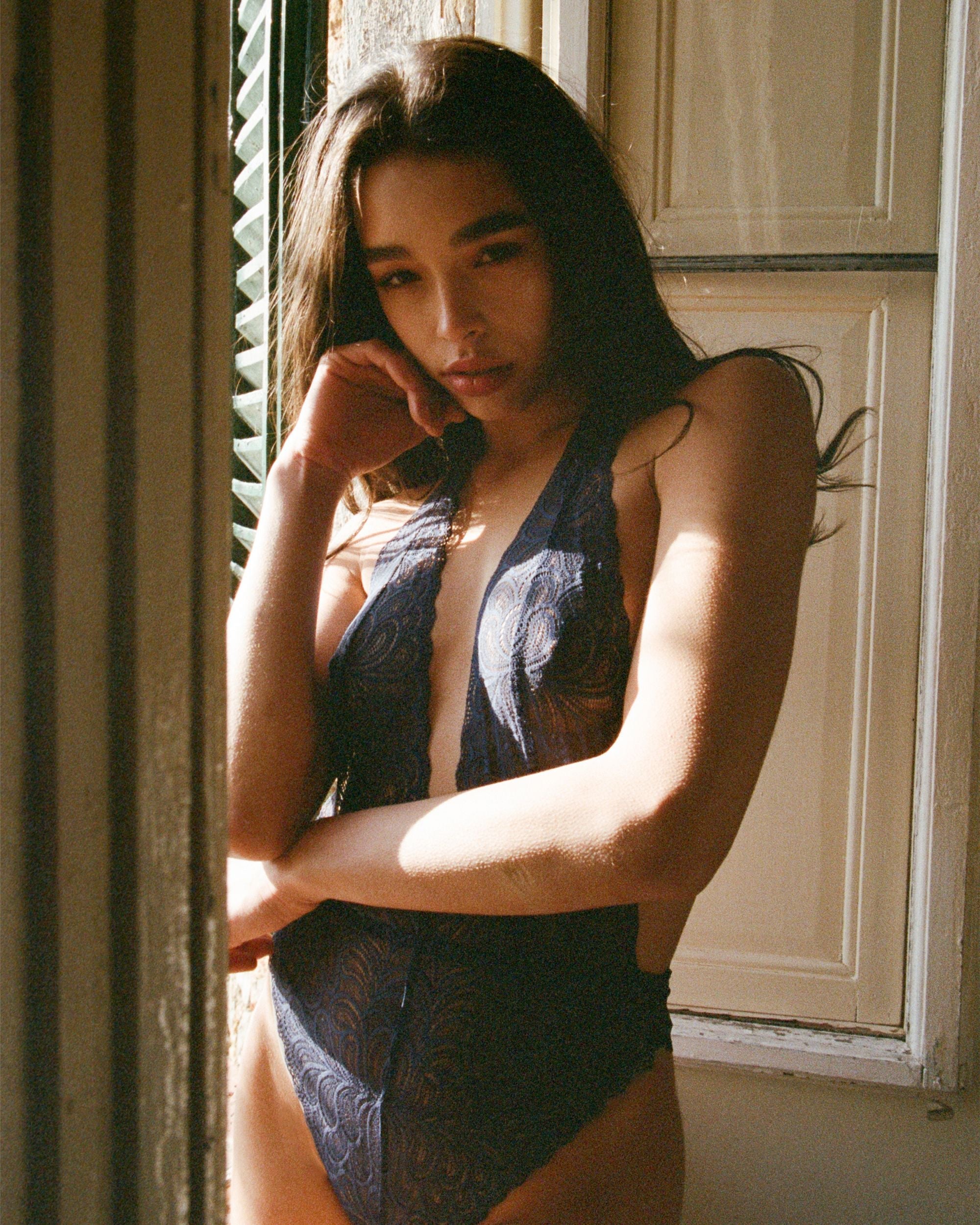 https://s7d2.scene7.com/is/image/Journelle/144562-1040-0?wid=2500&fit=constrain