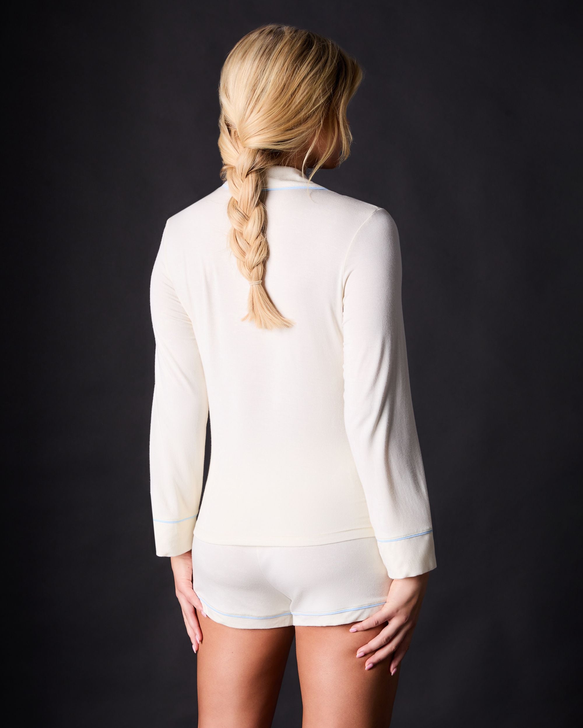 https://s7d2.scene7.com/is/image/Journelle/154499-1409-c?wid=2500&fit=constrain